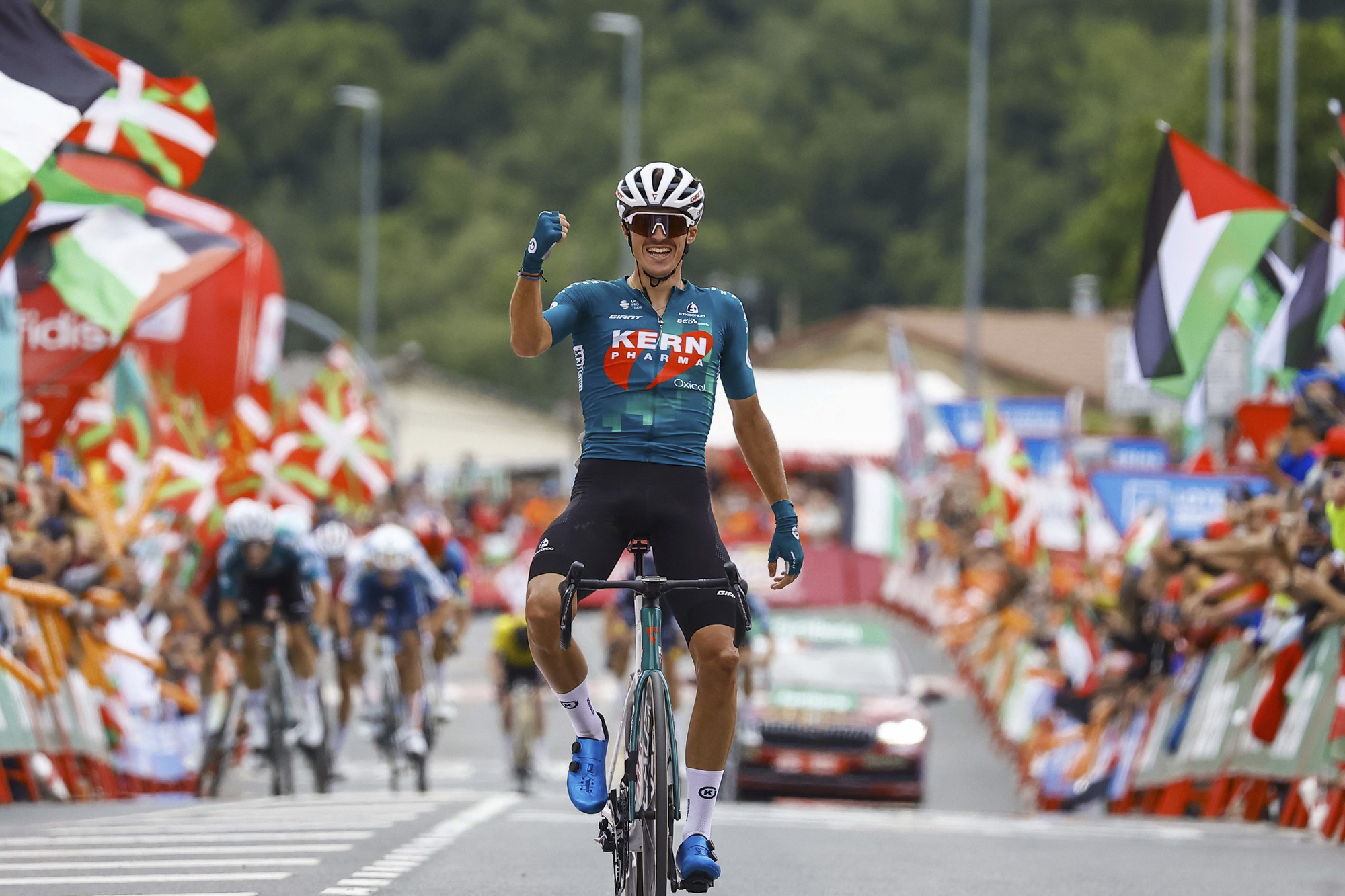 Urko Berrade firmó una inolvidable victoria de etapa en la Vuelta a España 2024 en la etapa con meta en Maestu. (c) Unipublic.